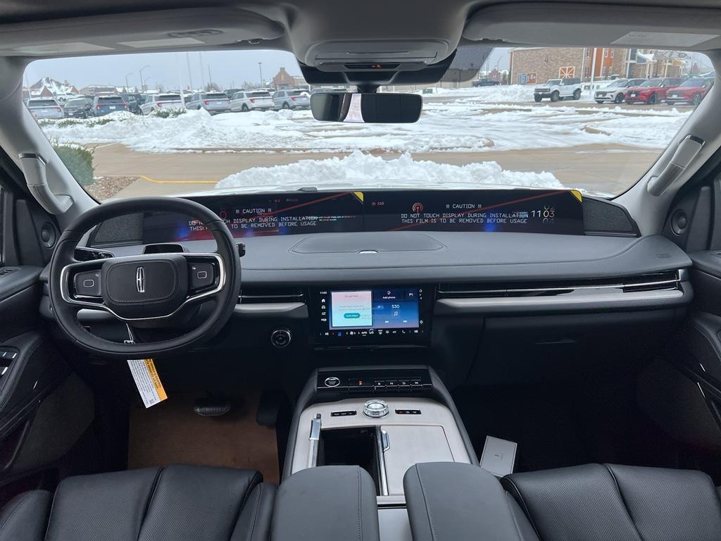 new 2025 Lincoln Navigator car, priced at $101,585