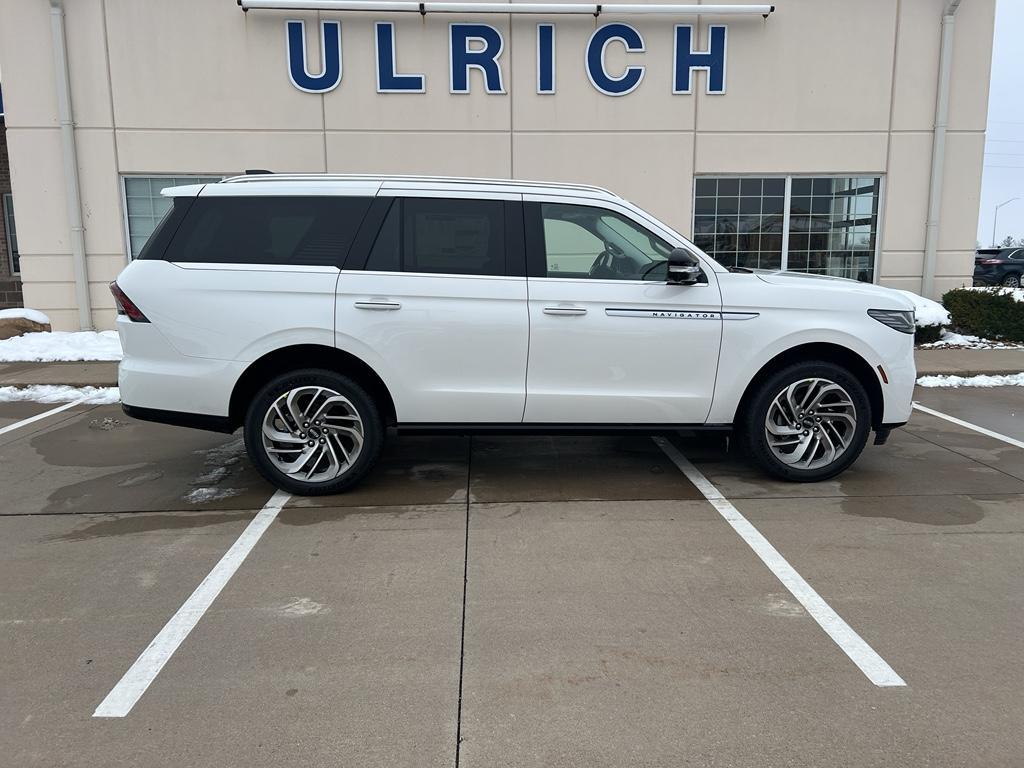 new 2025 Lincoln Navigator car, priced at $101,585