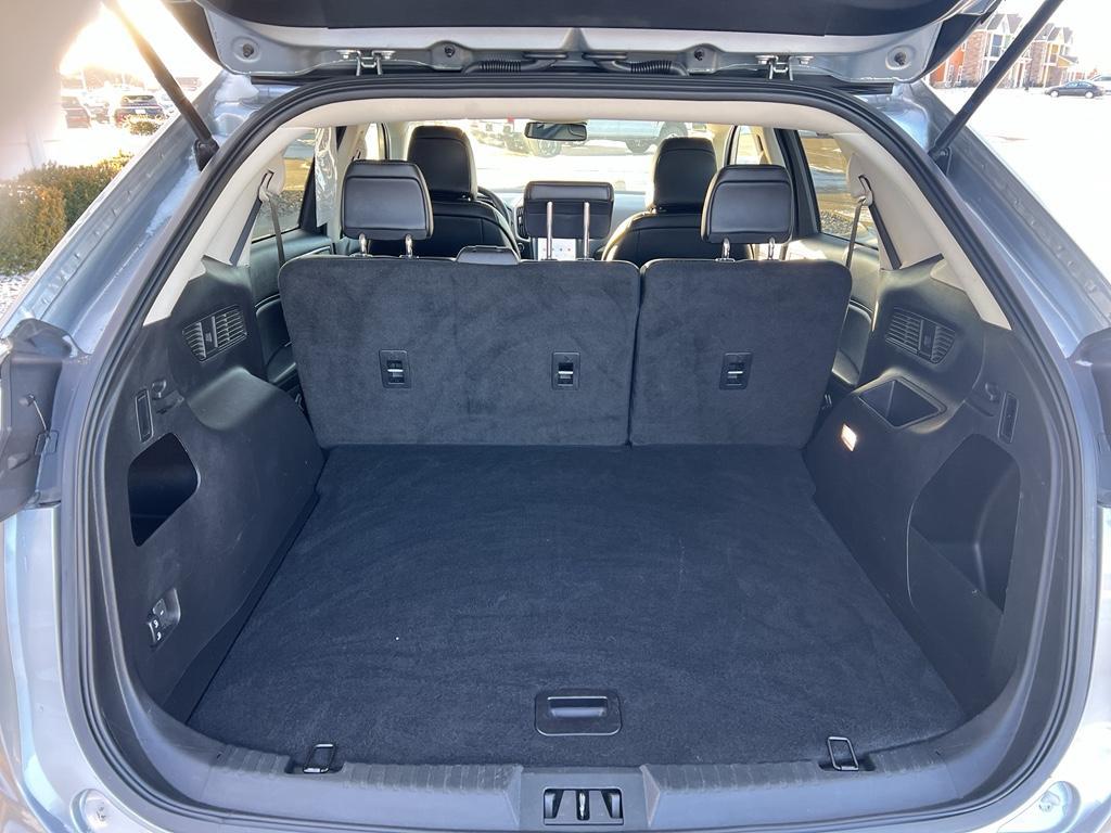 used 2024 Ford Edge car, priced at $25,450