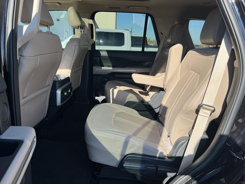 used 2024 Ford Expedition car, priced at $49,652