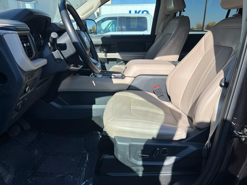 used 2024 Ford Expedition car, priced at $49,652