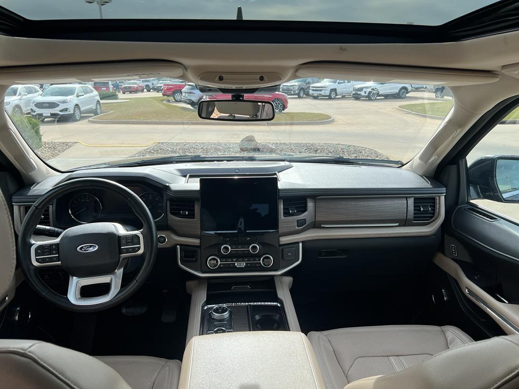 used 2024 Ford Expedition car, priced at $49,652