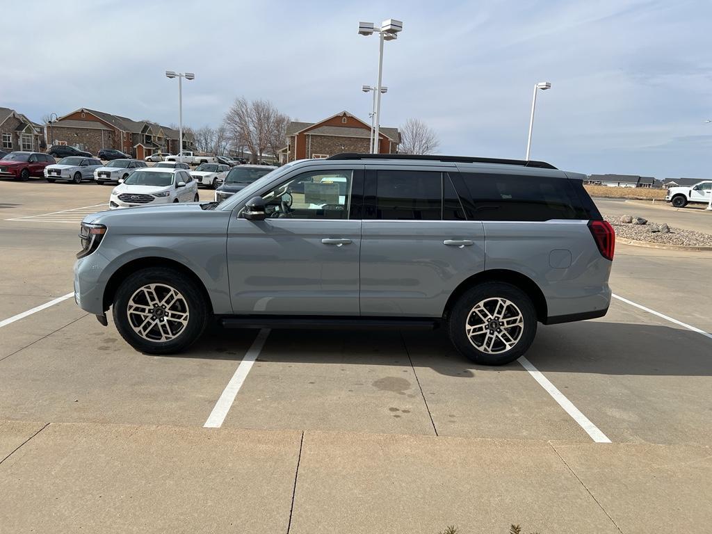 new 2025 Ford Expedition car, priced at $71,725