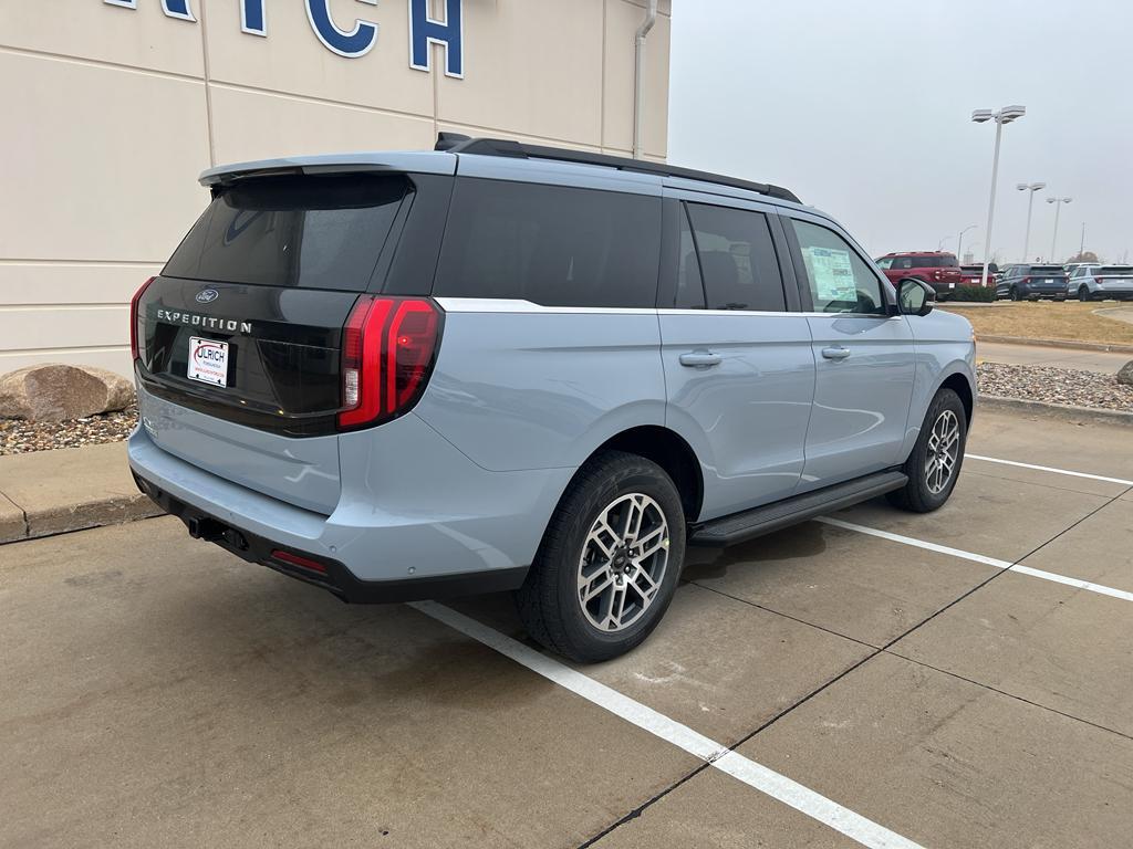 new 2025 Ford Expedition car, priced at $71,725