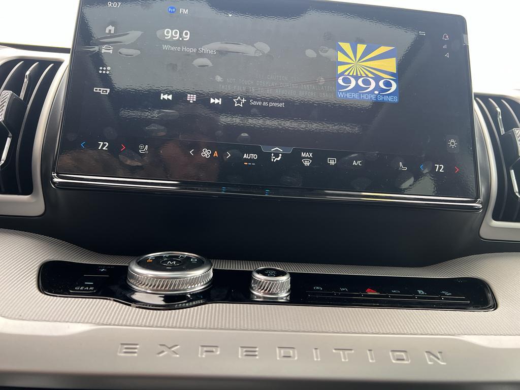 new 2025 Ford Expedition car, priced at $71,725