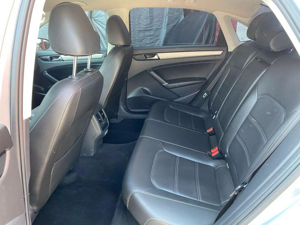 Reflex Silver Metallic 2020 Volkswagen Passat 2.0T SE