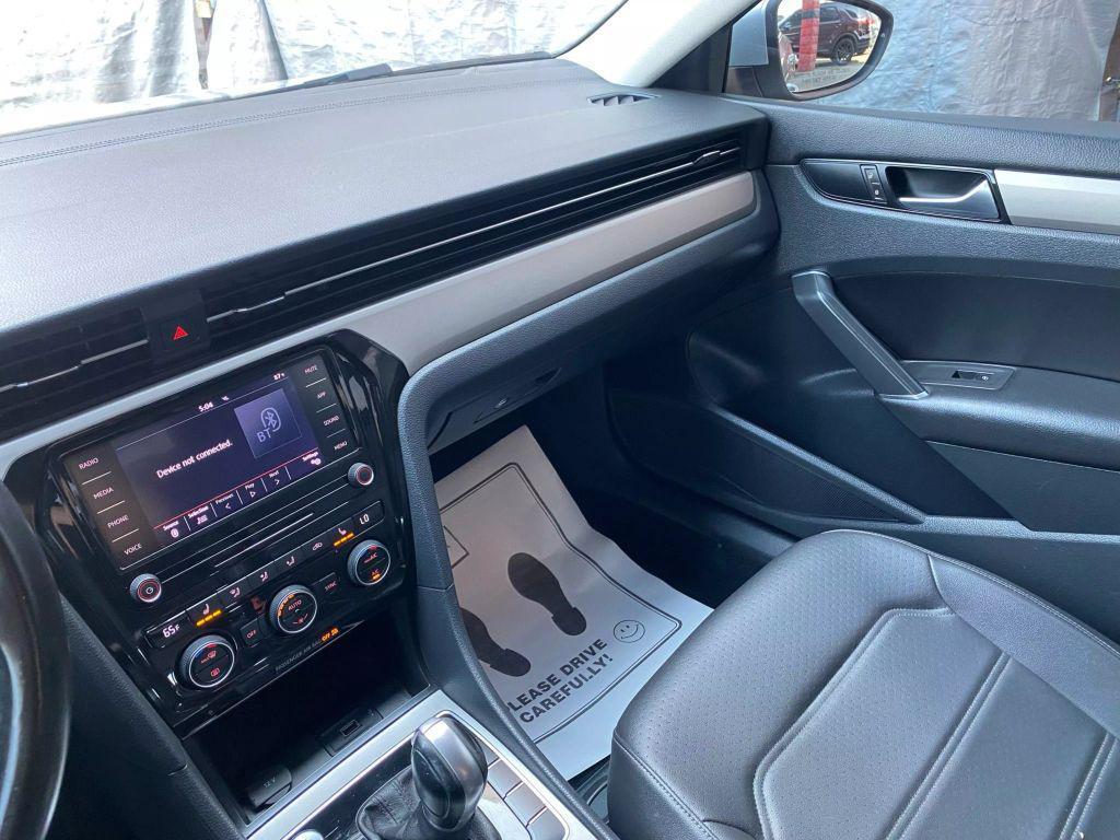 Reflex Silver Metallic 2020 Volkswagen Passat 2.0T SE