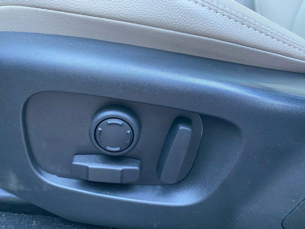 used 2021 Land Rover Range Rover Velar car, priced at $30,495