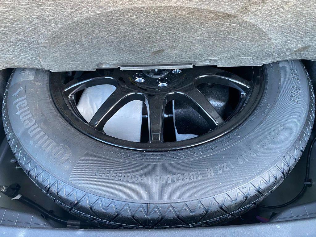 used 2021 Land Rover Range Rover Velar car, priced at $30,495