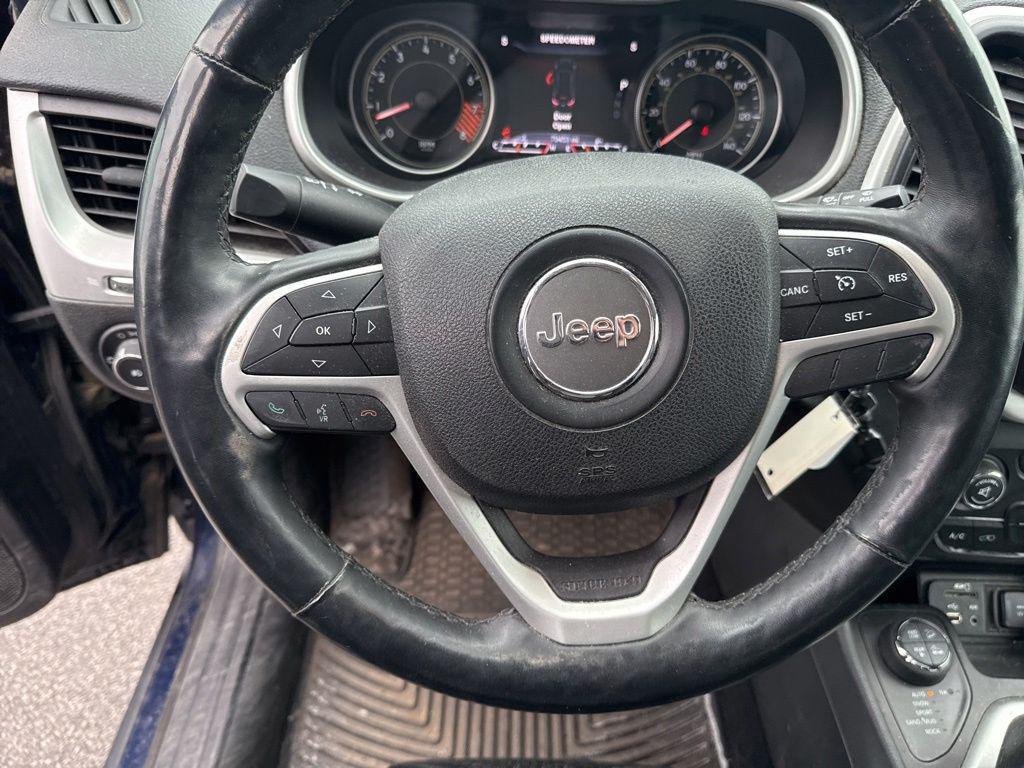 used 2014 Jeep Cherokee car, priced at $13,199