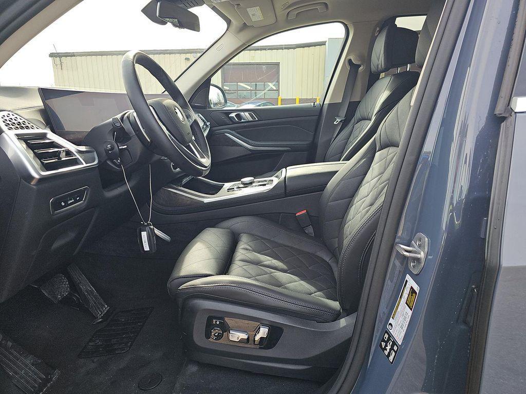 used 2025 BMW X7 car, priced at $76,325