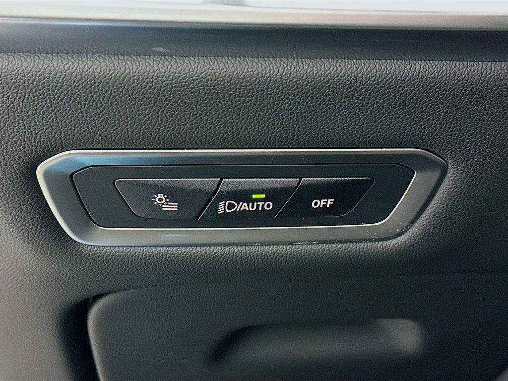 new 2026 BMW X7 car, priced at $102,600