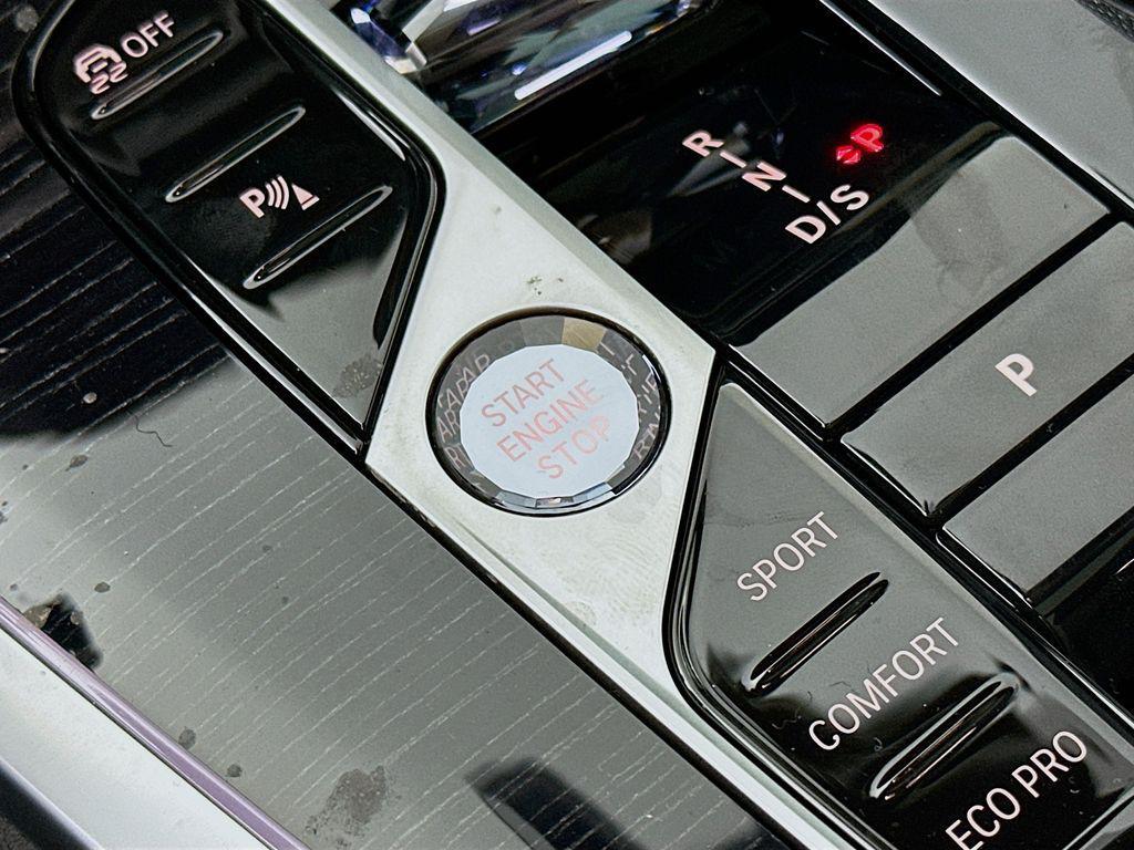 new 2026 BMW X7 car, priced at $102,600