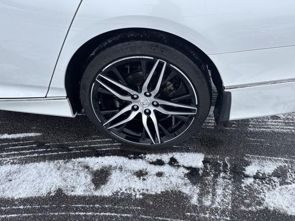 used 2021 Honda Accord Hybrid car, priced at $21,321