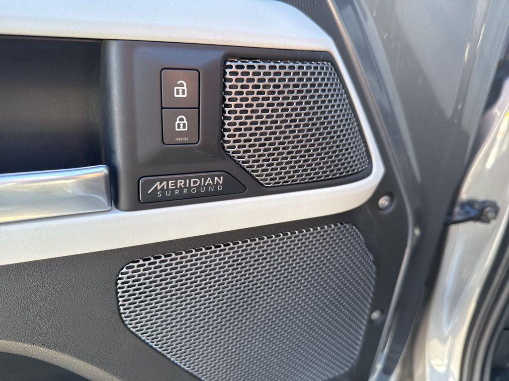 used 2022 Land Rover Defender car, priced at $50,999