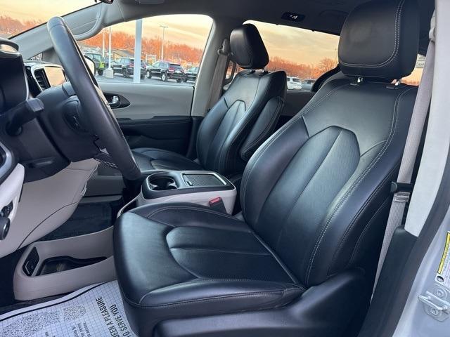used 2024 Chrysler Pacifica car, priced at $30,522