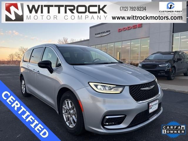 used 2024 Chrysler Pacifica car, priced at $30,522