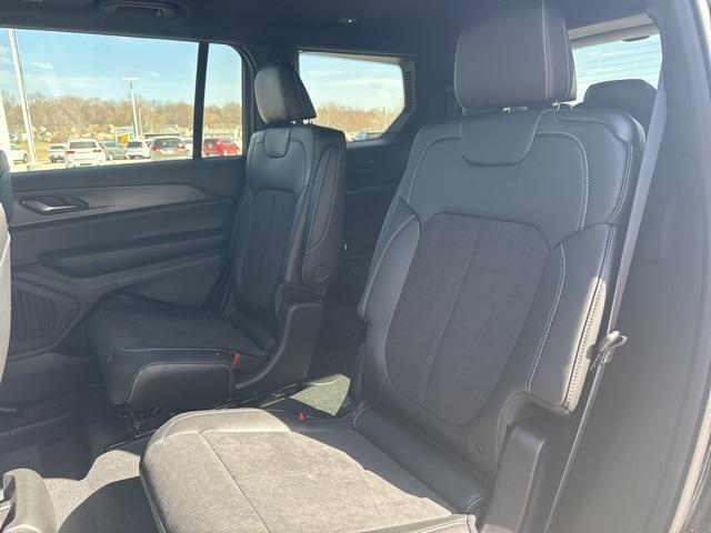 new 2025 Jeep Grand Cherokee L car, priced at $37,537