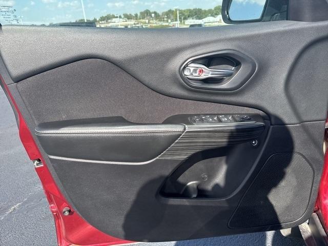 used 2014 Jeep Cherokee car, priced at $6,513