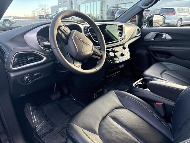used 2024 Chrysler Pacifica car, priced at $33,984