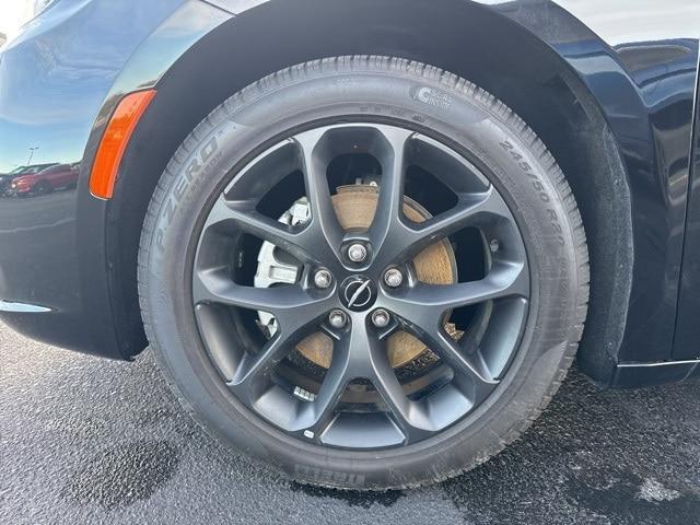 used 2024 Chrysler Pacifica car, priced at $33,984