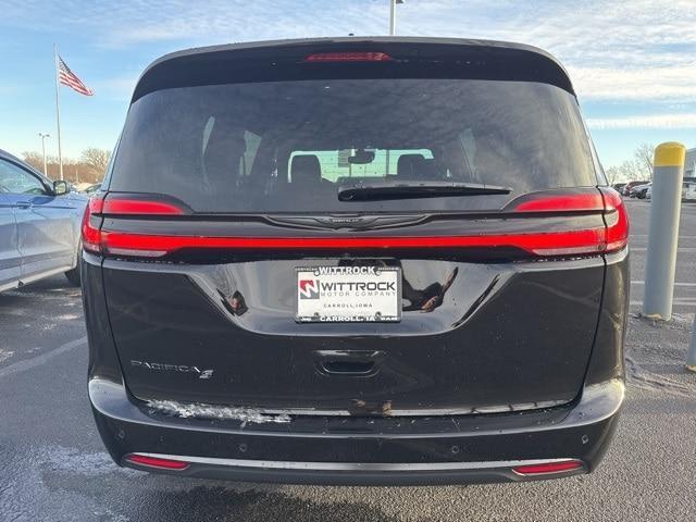 used 2024 Chrysler Pacifica car, priced at $33,984