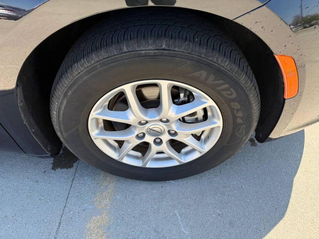 used 2023 Chrysler Pacifica car, priced at $24,995