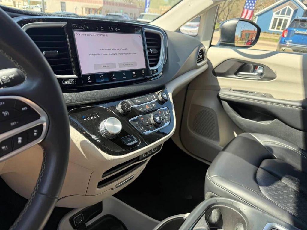 used 2023 Chrysler Pacifica car, priced at $24,995