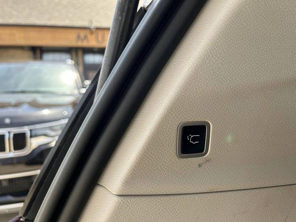 used 2023 Chrysler Pacifica car, priced at $25,595