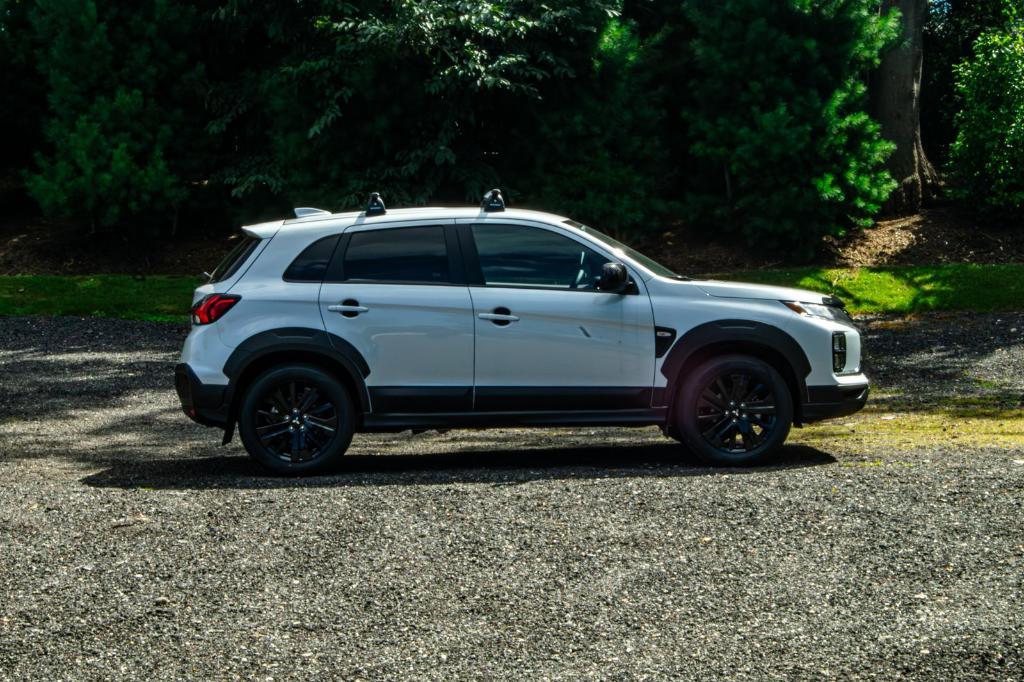 new 2025 Mitsubishi Outlander Sport car, priced at $31,238