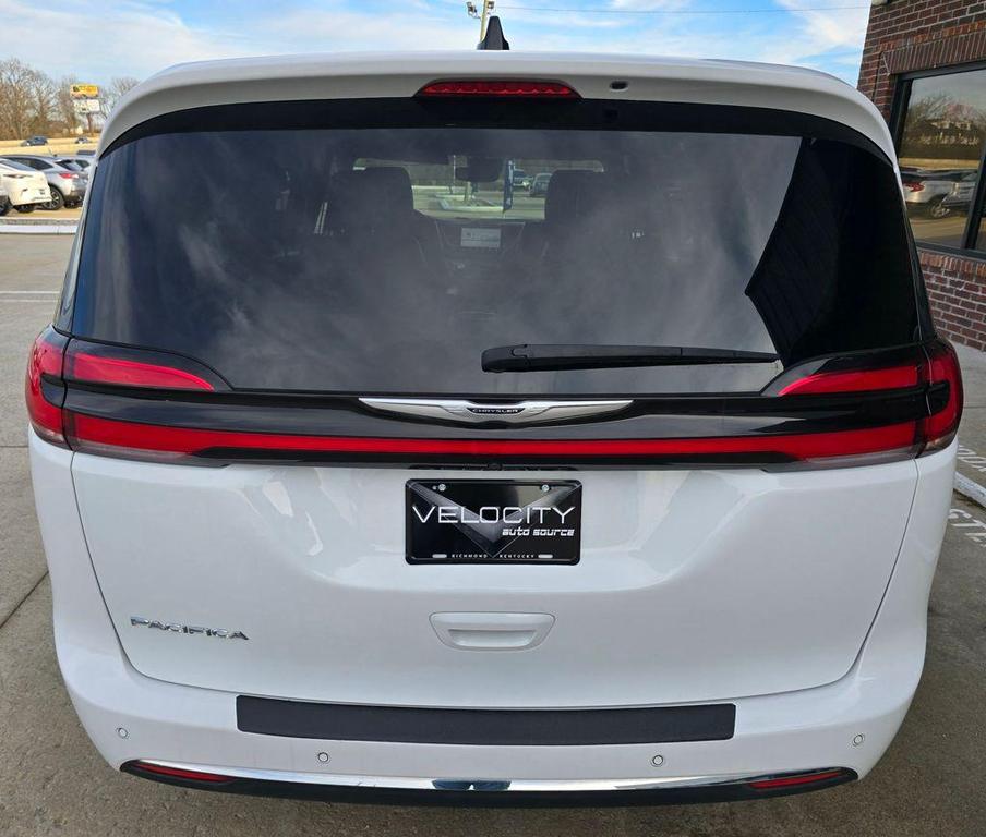 used 2024 Chrysler Pacifica car, priced at $26,800