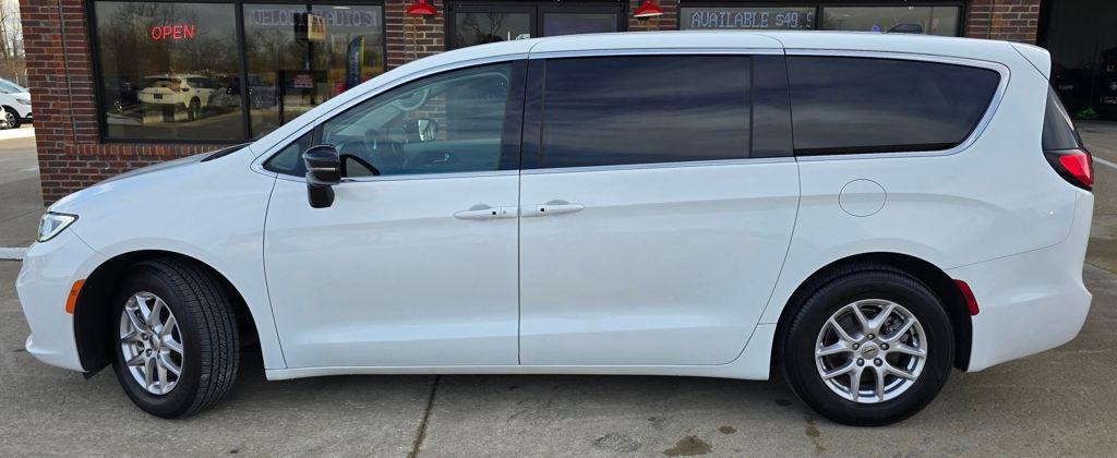used 2024 Chrysler Pacifica car, priced at $26,800