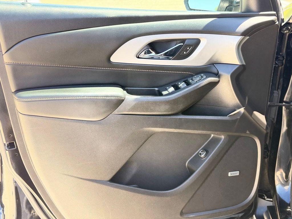 used 2021 Chevrolet Traverse car, priced at $19,700