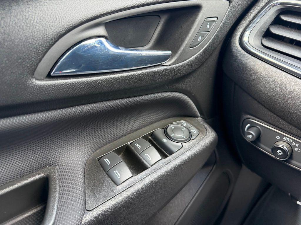 used 2022 Chevrolet Equinox car, priced at $20,800