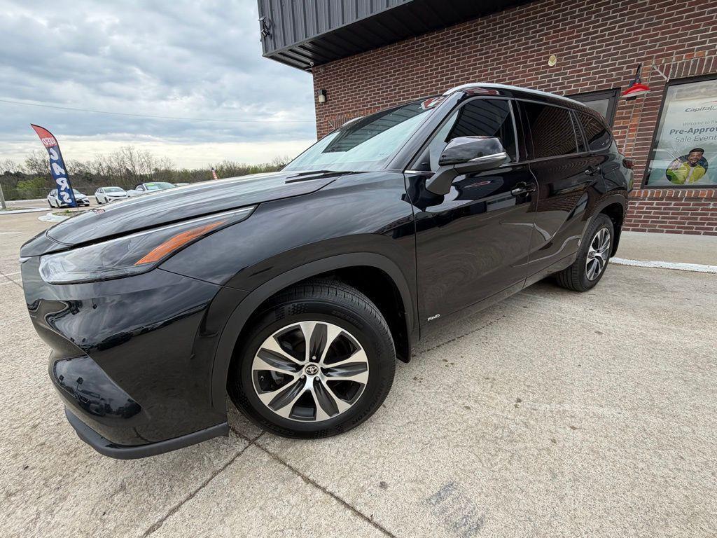 used 2022 Toyota Highlander Hybrid car, priced at $34,800