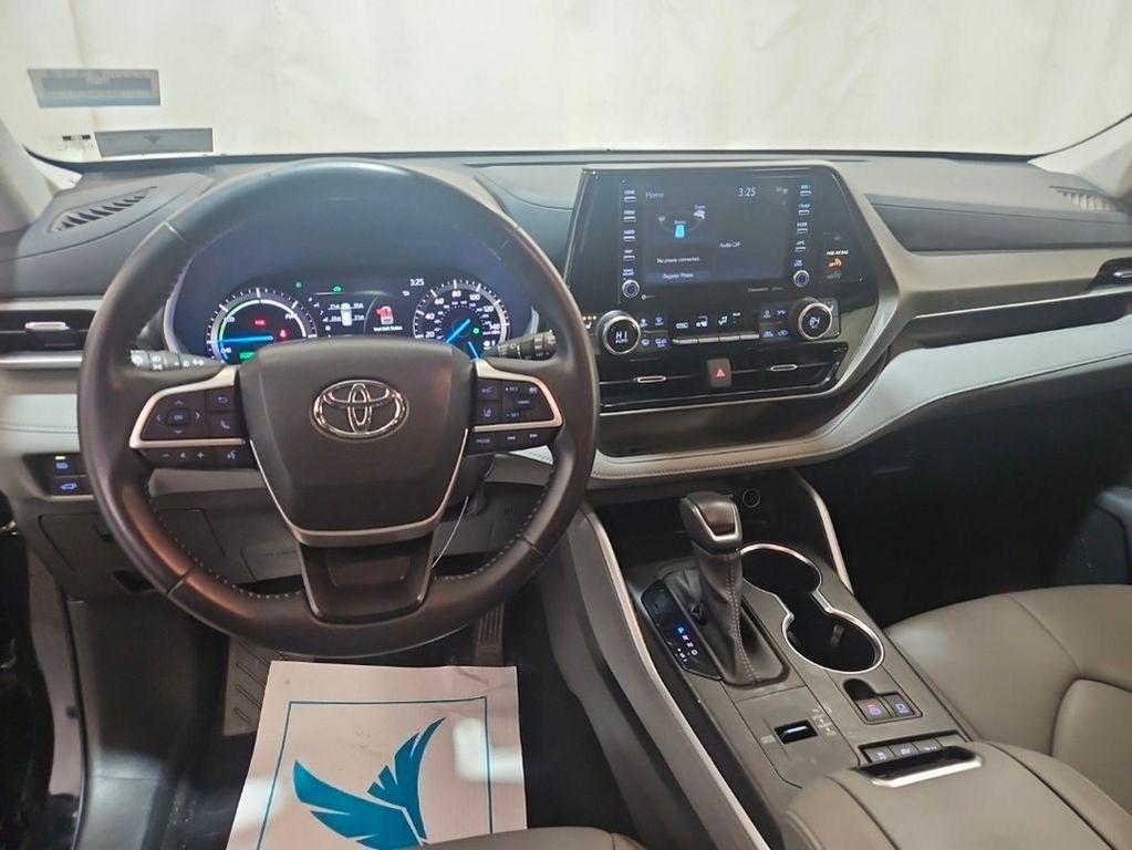 used 2022 Toyota Highlander Hybrid car, priced at $34,800