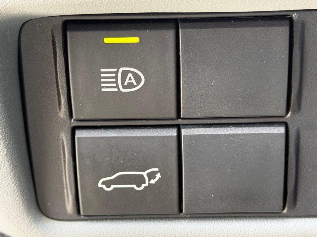 used 2022 Toyota Highlander Hybrid car, priced at $34,800