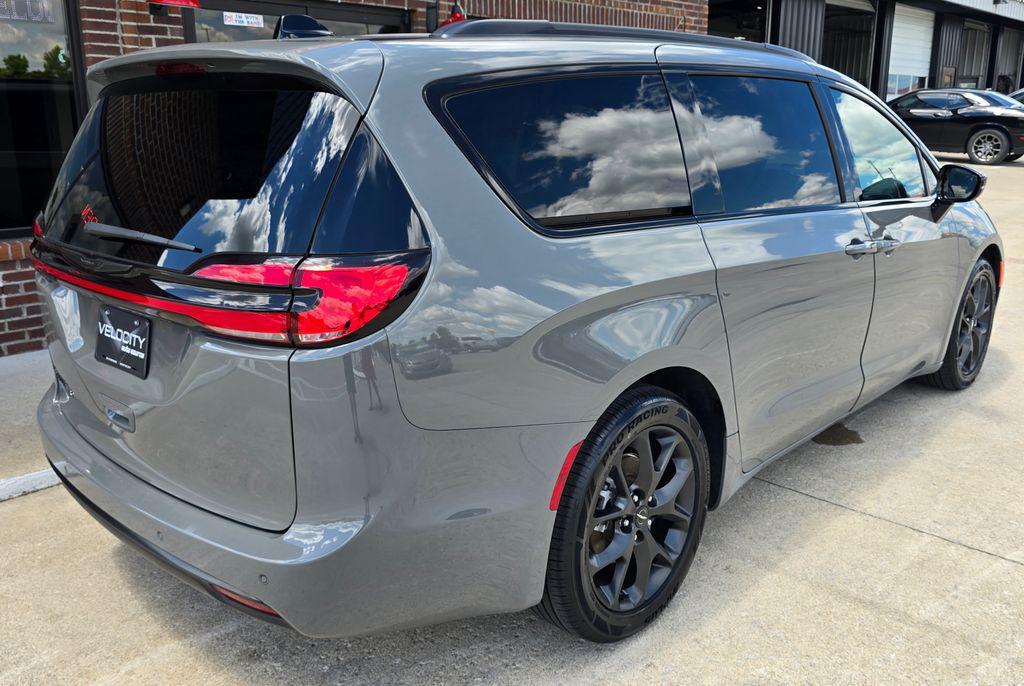 used 2024 Chrysler Pacifica car, priced at $31,700