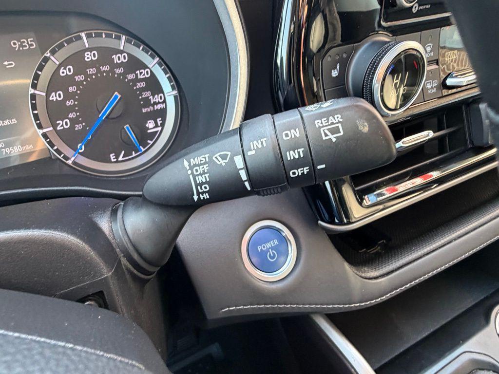 used 2021 Toyota Highlander Hybrid car, priced at $32,800
