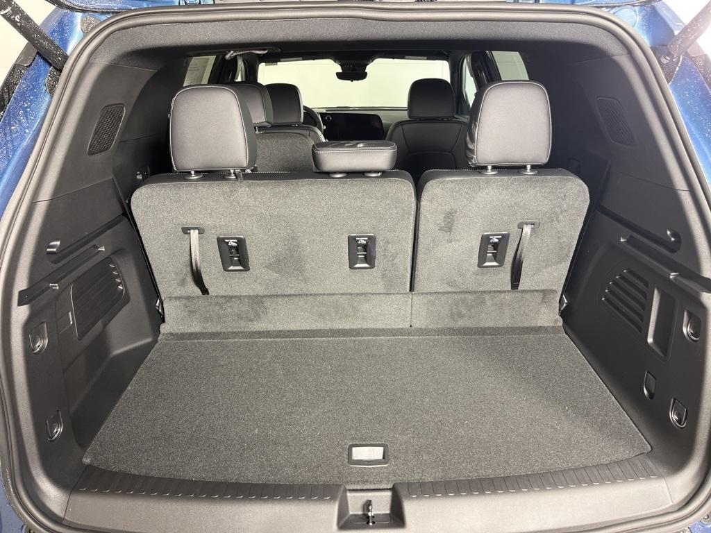 new 2026 Chevrolet Traverse car, priced at $46,093