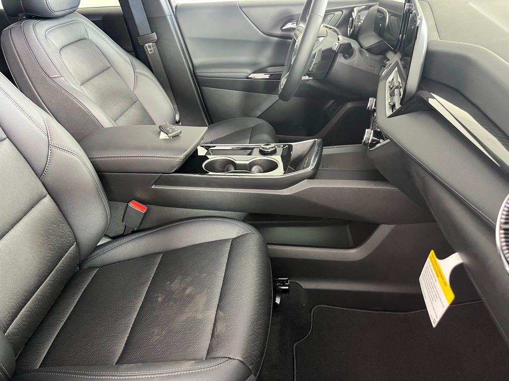 new 2026 Chevrolet Equinox car, priced at $35,827