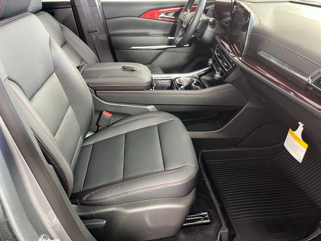 new 2026 Chevrolet Traverse car, priced at $52,738