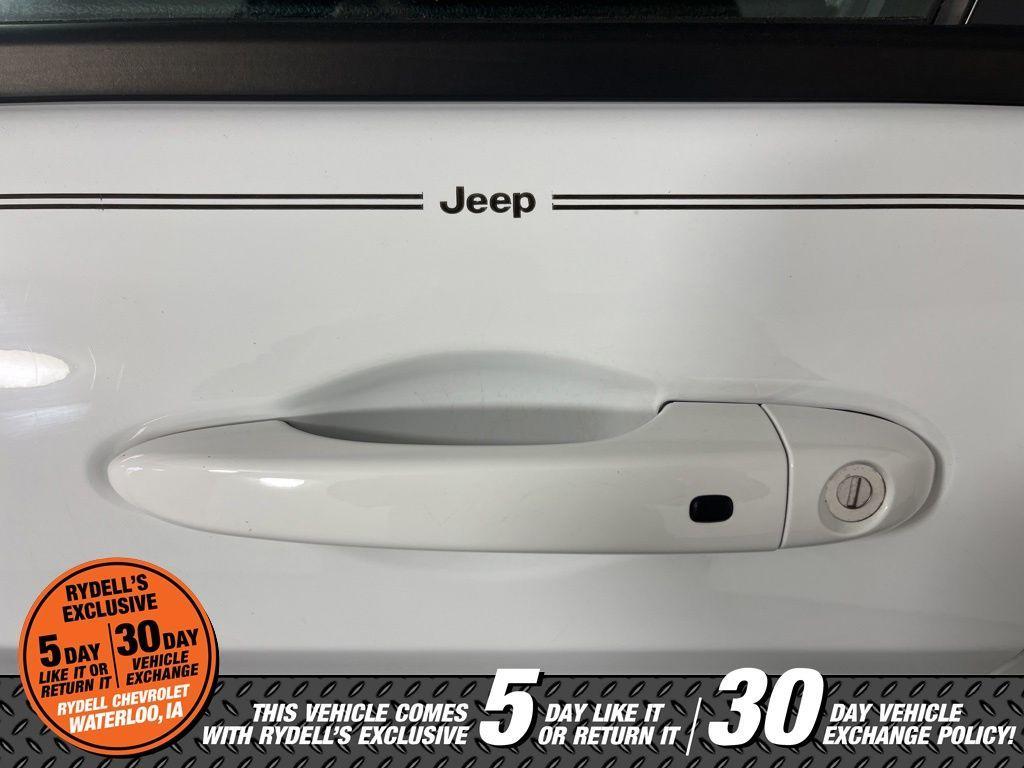 used 2022 Jeep Cherokee car, priced at $29,991