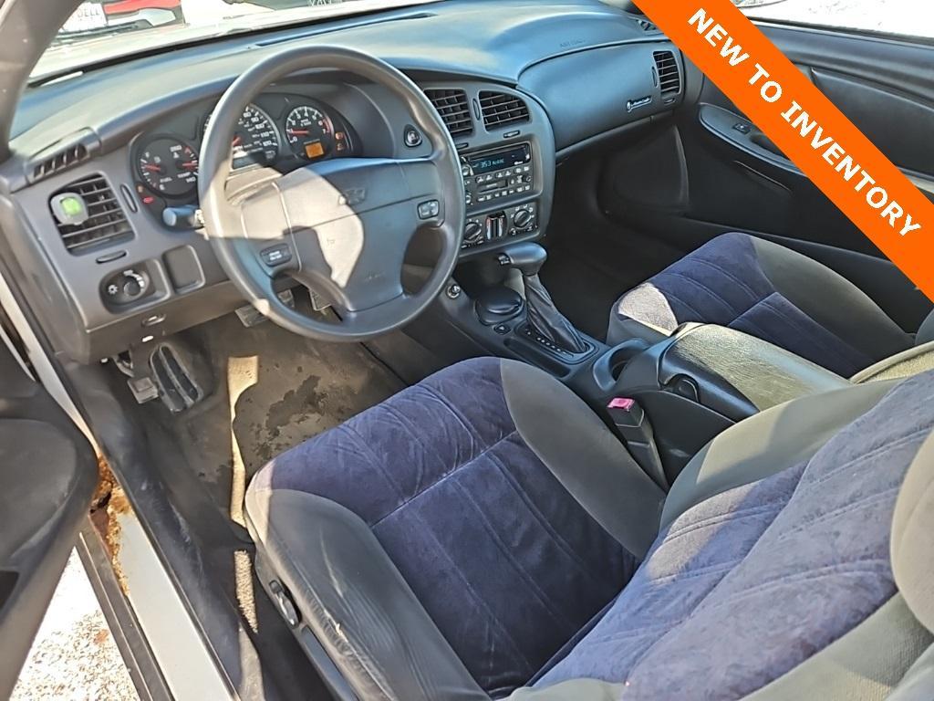 used 2002 Chevrolet Monte Carlo car, priced at $1,500