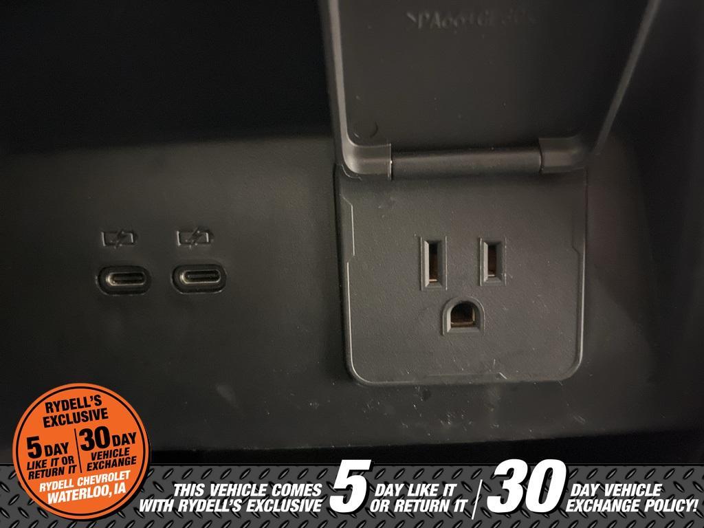 used 2024 Chevrolet Traverse car, priced at $49,993