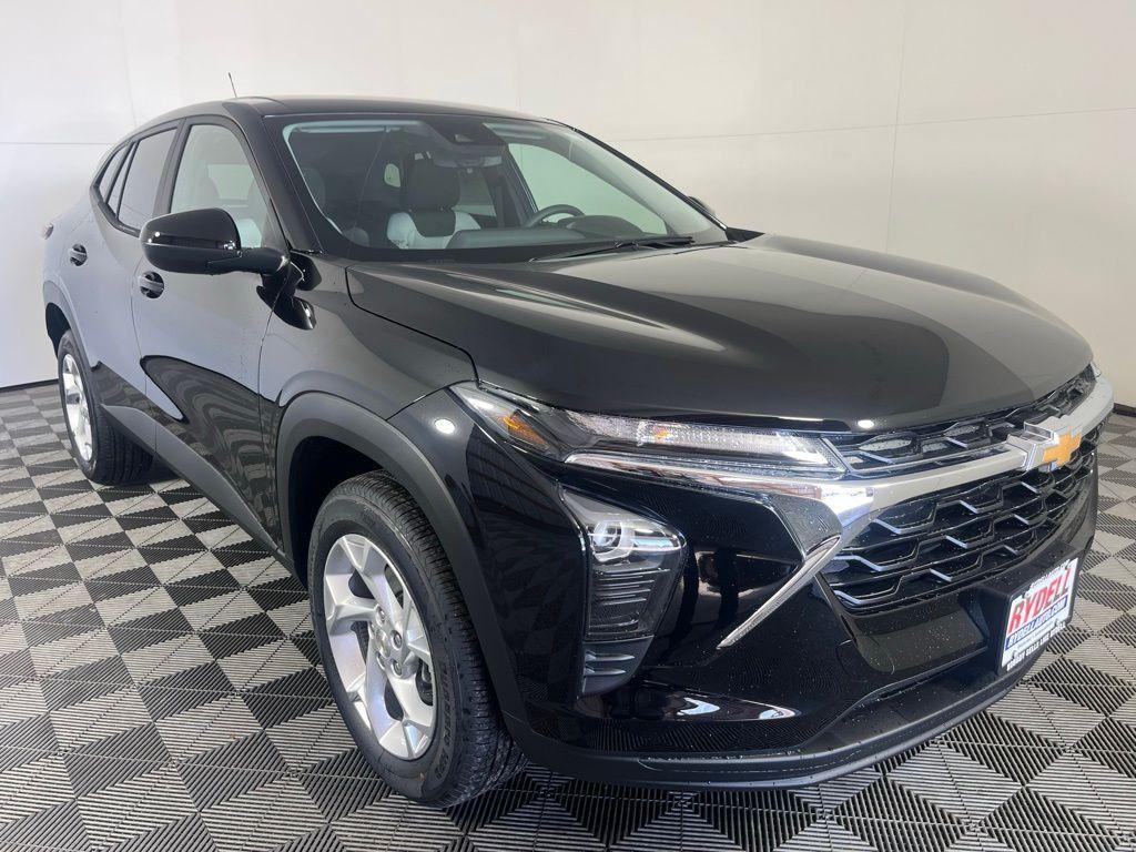 new 2026 Chevrolet Trax car, priced at $24,325