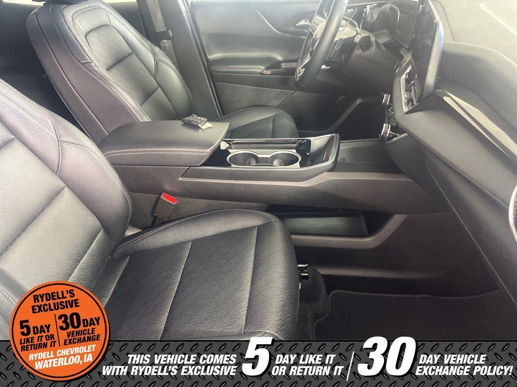 used 2025 Chevrolet Equinox car, priced at $27,991