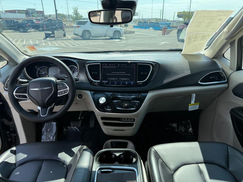 used 2023 Chrysler Pacifica Hybrid car, priced at $34,995