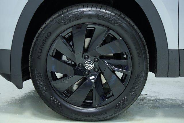 new 2026 Volkswagen Atlas car, priced at $43,453