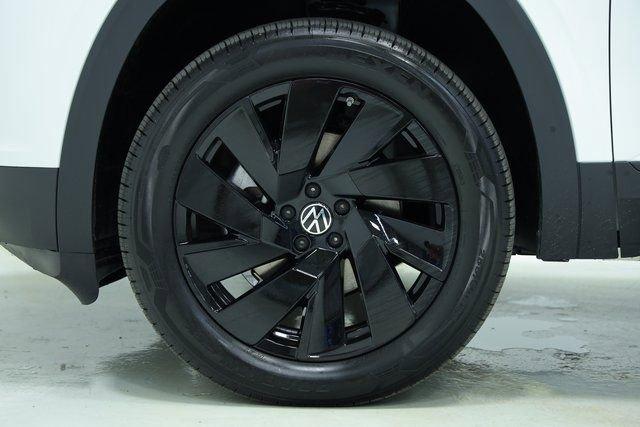 new 2026 Volkswagen Atlas car, priced at $44,040